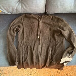Quince Large Black Cashmere Zip-Up Hoodie.